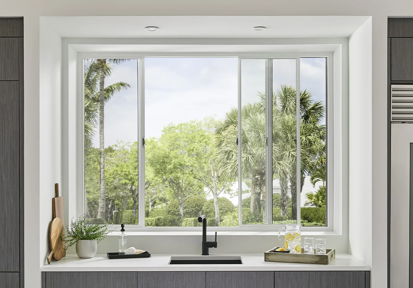 Wide sliding window with view